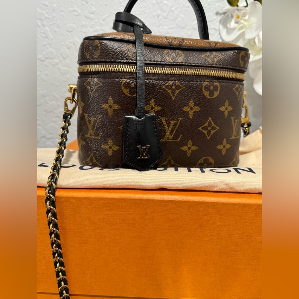 Louis Vuitton Reverse Monogram Vanity PM - Picture 5 of 14